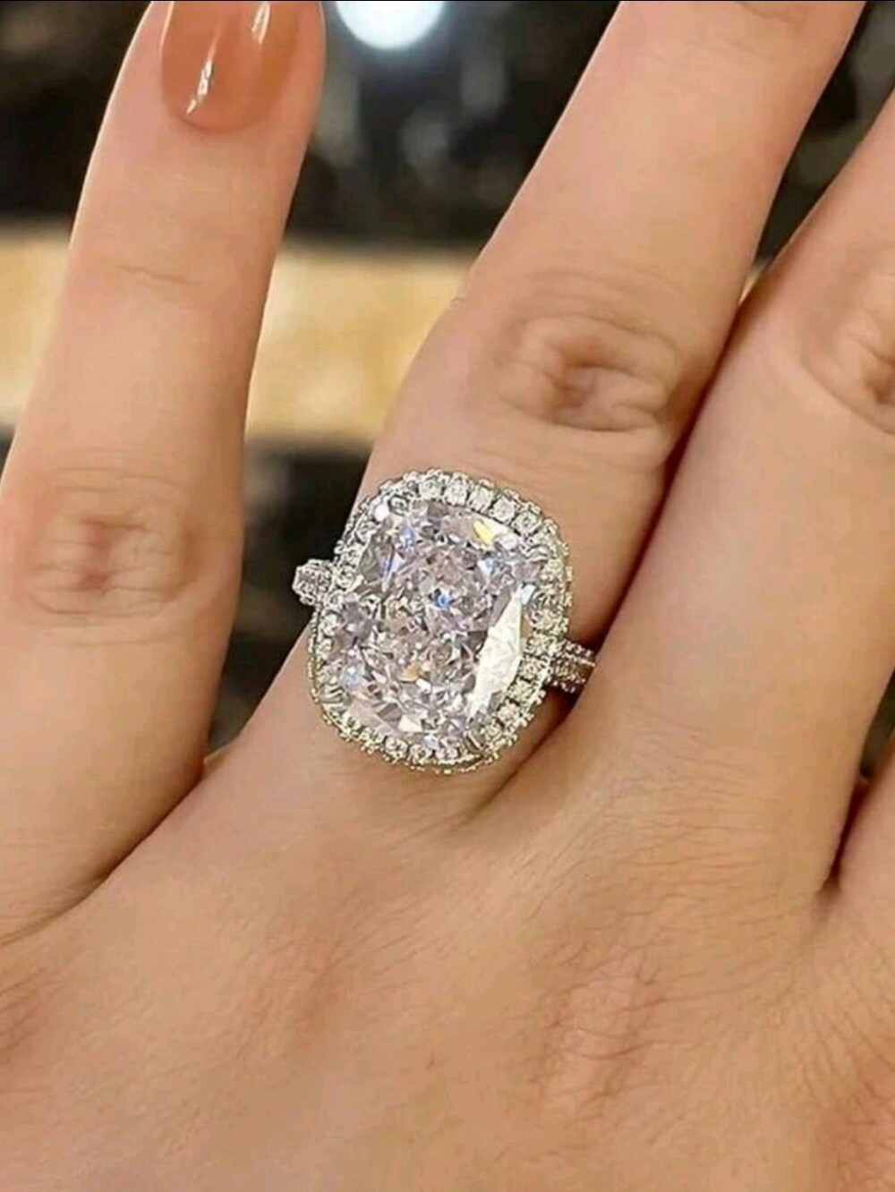 BRAND NEW ** Elegant Silver-Tone Oval Halo Ring with Clear Center Stone